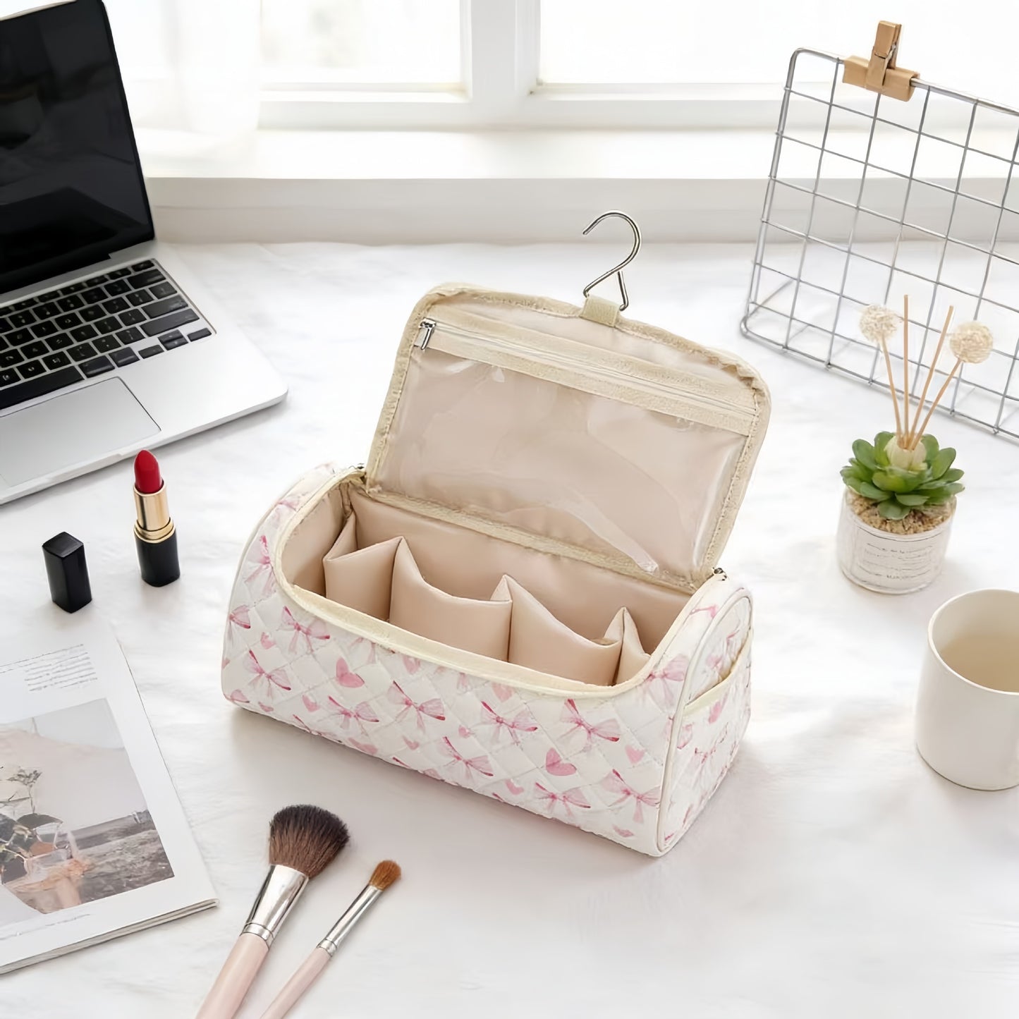 Large capacity cosmetic storage bag
