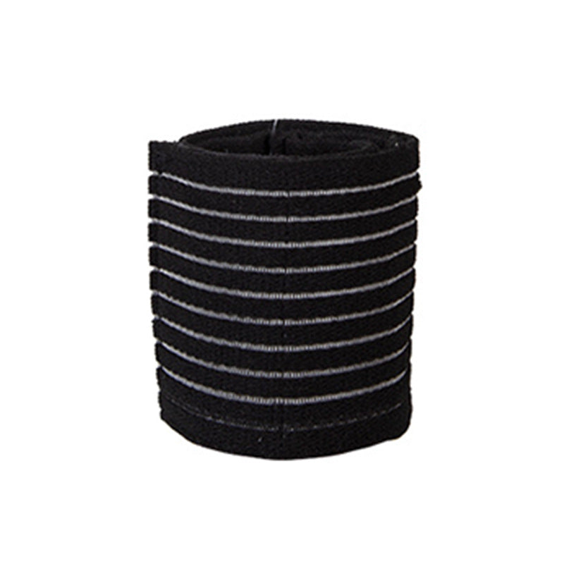 Elastic Wrist Support with Adjustable Compression for Sports  Breathable and Protective Wrist Brace for Basketball