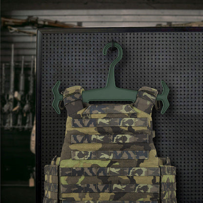 Heavy-Duty Gear Rack, Hunting Tactical Vest, Pendant, Diving Suit, Paintball & Airsoft Equipment Display.