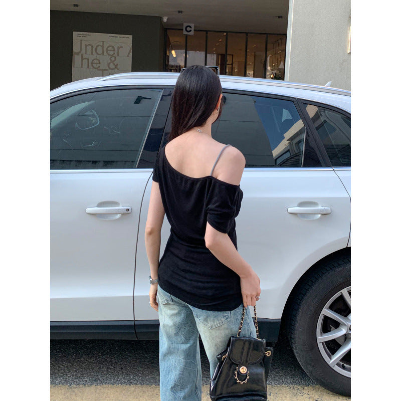 Off-shoulder wool T-shirt