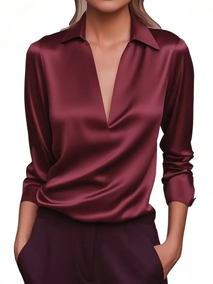 Minimalist V-neck shirt with long sleeves for women