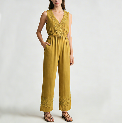 Women's fashionable chiffon pleated dress with cutout details at the chest