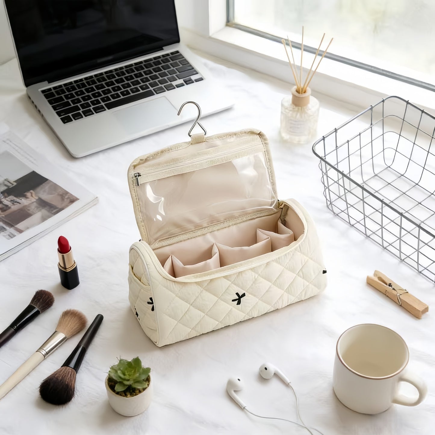 Large capacity cosmetic storage bag