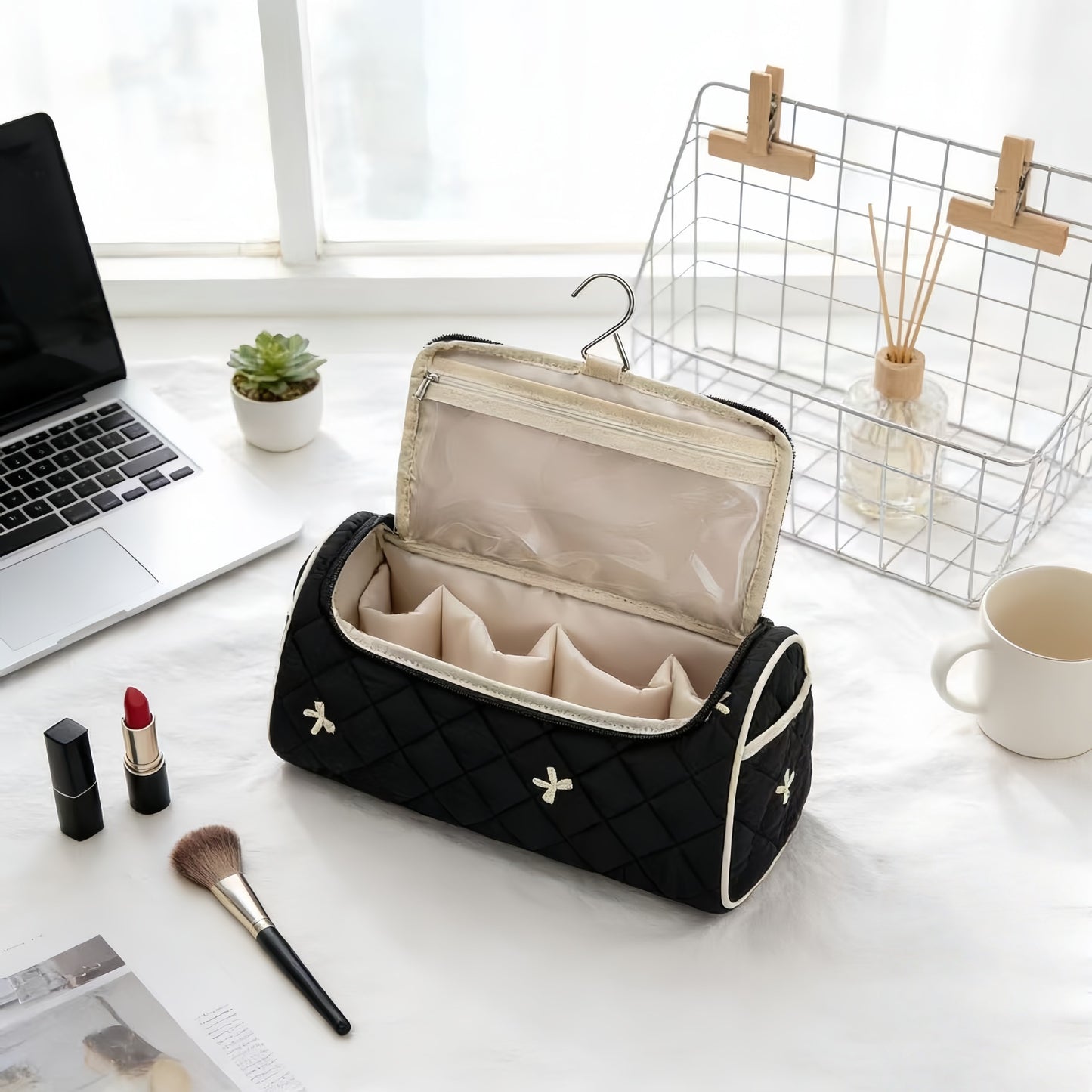 Large capacity cosmetic storage bag