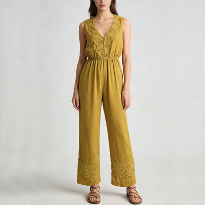 Women's fashionable chiffon pleated dress with cutout details at the chest